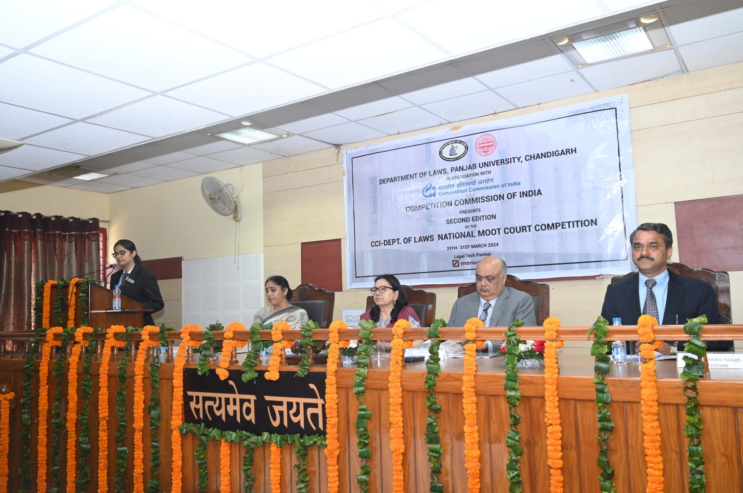CCI-ਡਿਪਾਰਟਮੈਂਟ ਆਫ ਲਾਅਜ਼ ਨੈਸ਼ਨਲ ਮੂਟ ਕੋਰਟ ਮੁਕਾਬਲੇ ਦਾ ਦੂਜਾ ਐਡੀਸ਼ਨ 29 ਮਾਰਚ 2024 ਨੂੰ ਸ਼ੁਰੂ ਹੋਇਆ ਅਤੇ 31 ਮਾਰਚ, 2024 ਤੱਕ ਜਾਰੀ ਰਹੇਗਾ।